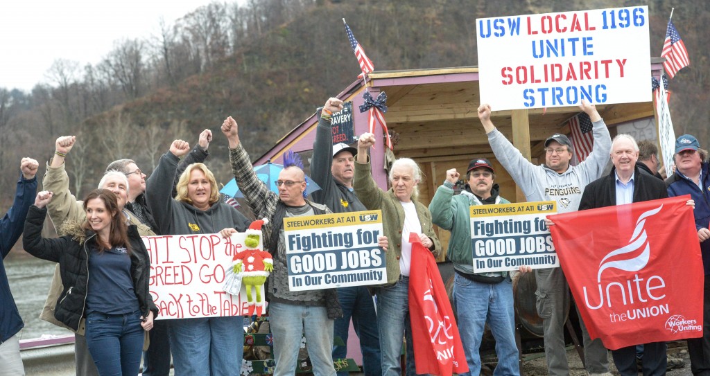 Workers Uniting - Unite members join USW members locked out by AT! in Brenenridge, PA.